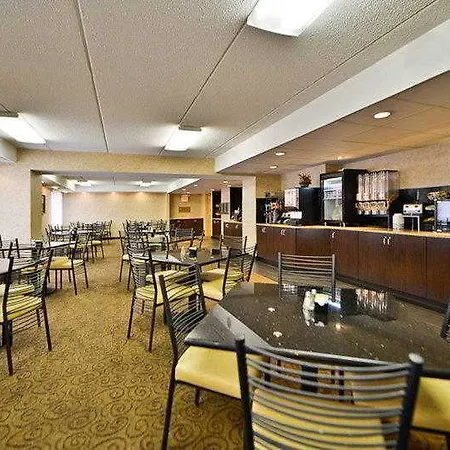 Ramada By Wyndham Plymouth Hotel & Conference Center 