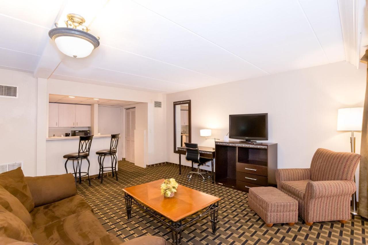 Ramada By Wyndham & Conference Center Hotel